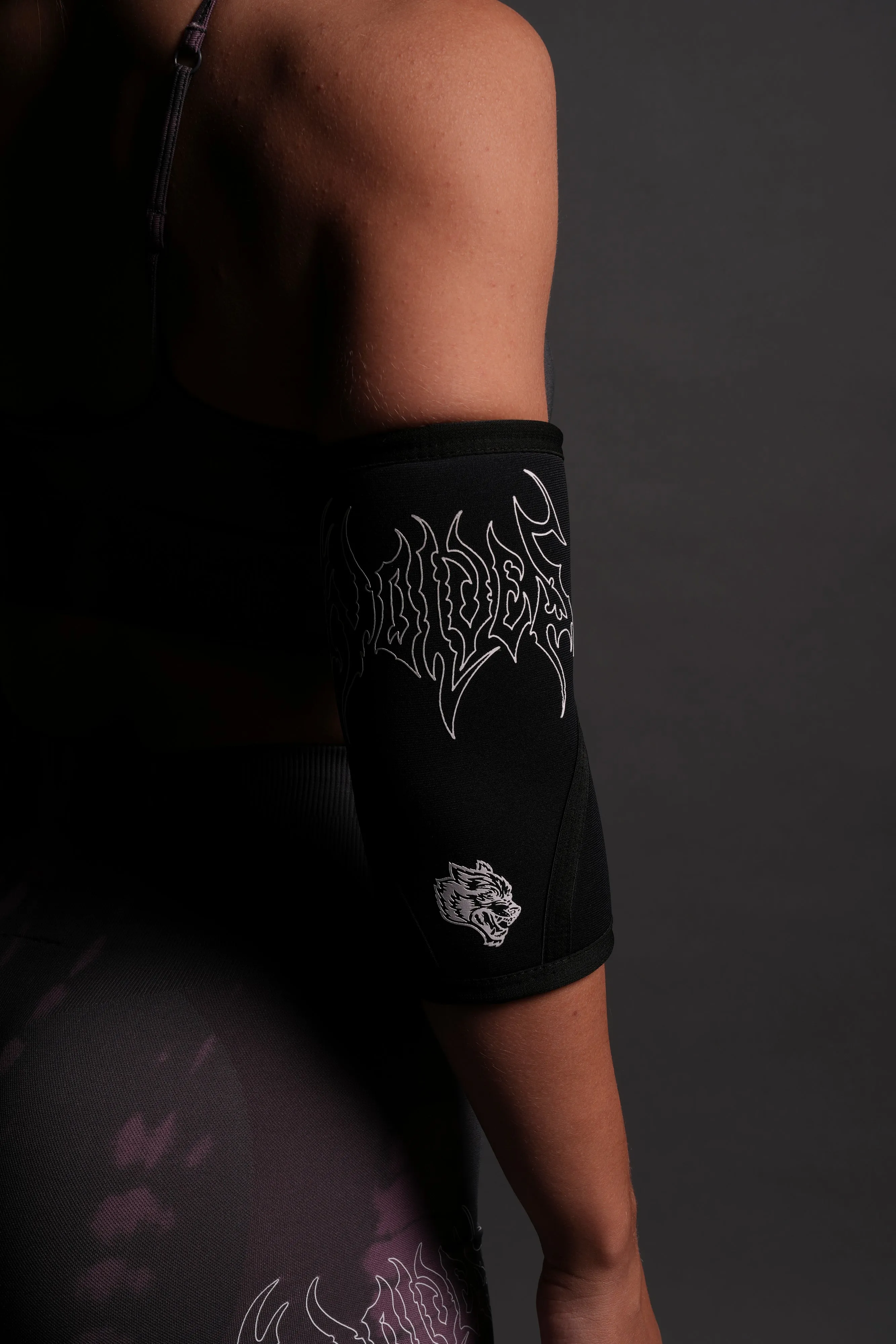 Metal Elbow Sleeves in Black