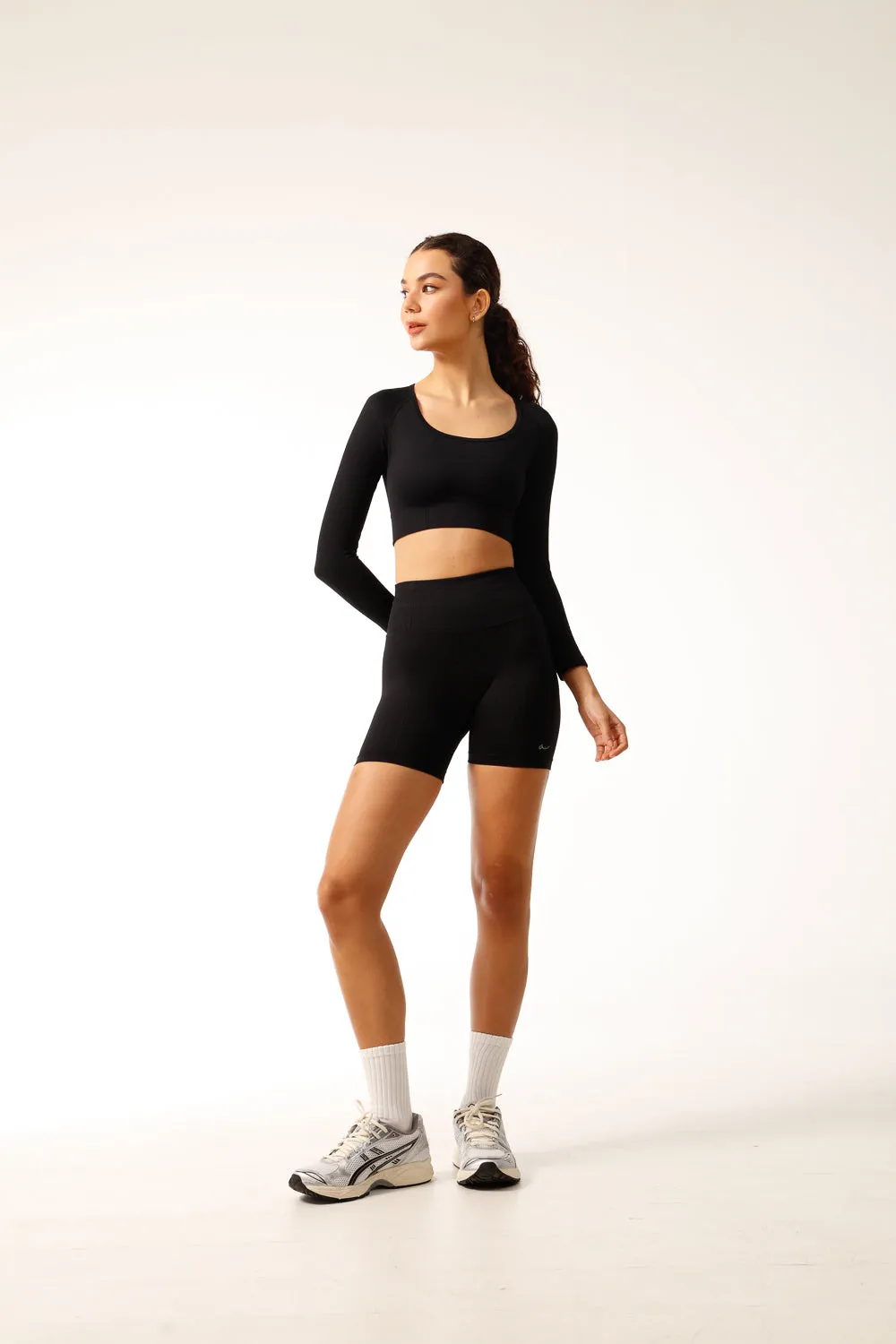 TERRA Shorts - Black