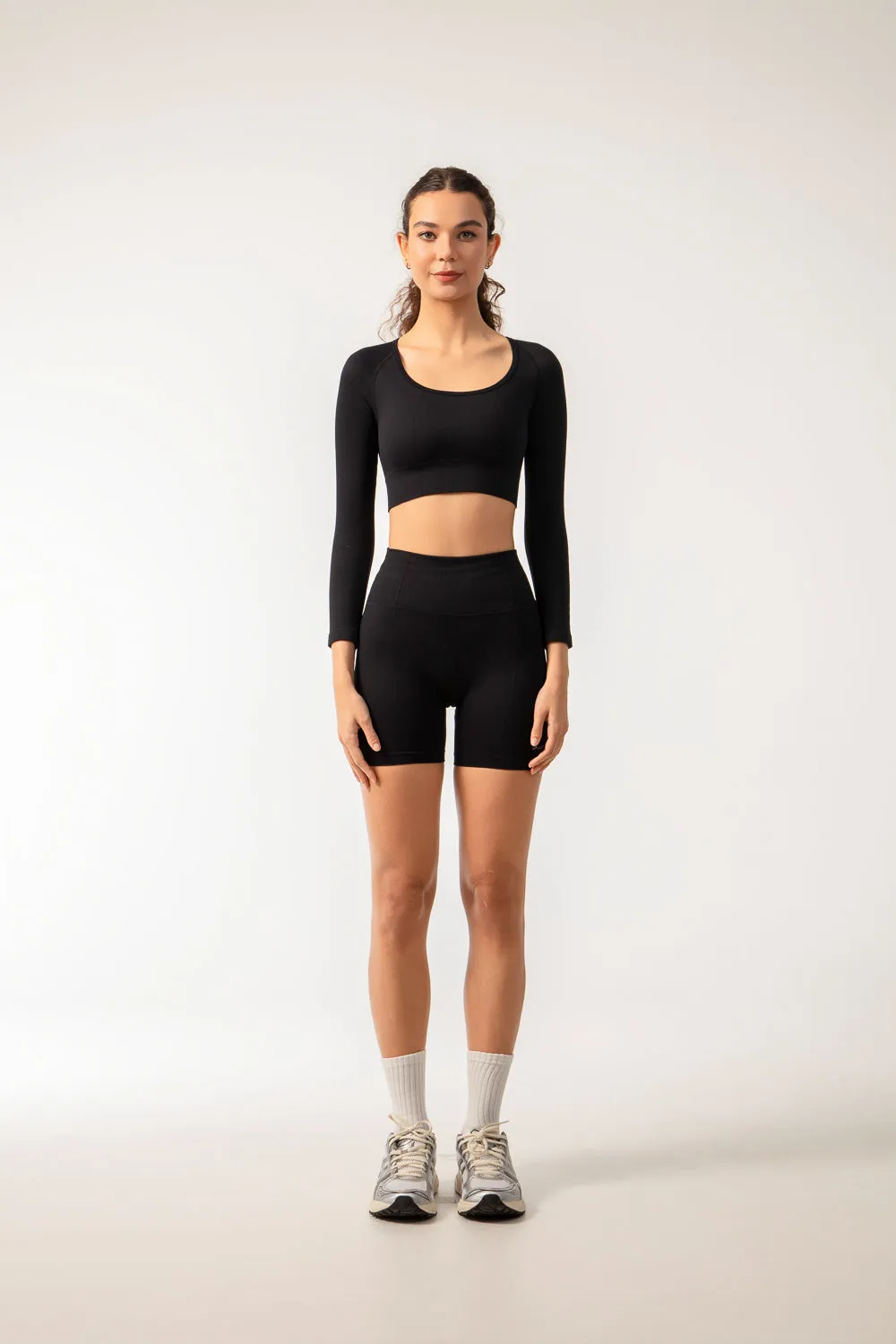 TERRA Shorts - Black