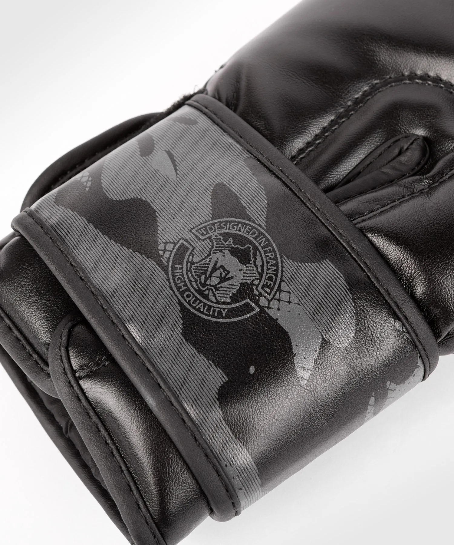 Venum Defender Contender 2.0 Boxing Gloves - Black/Black